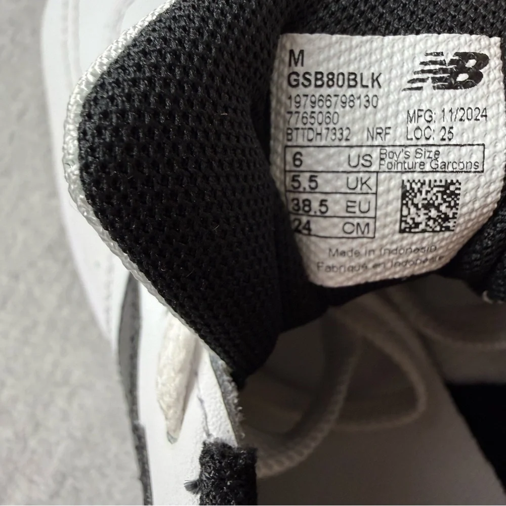 New Balance GSB80 White and Black Sneakers‎